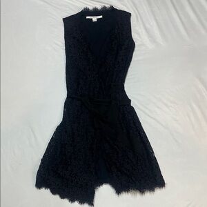 Size 2 Diane Von Furstenberg Navy Lace true Wrap Dress w/black Belt Sleeveless